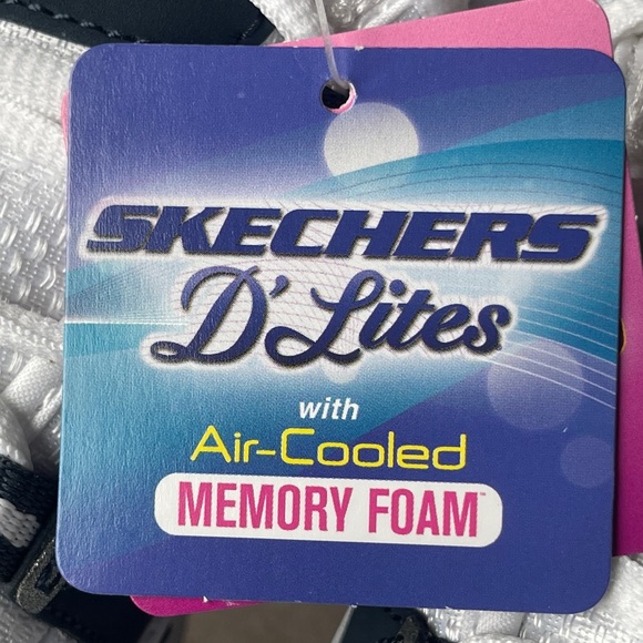 Women navy blue and white Skechers D’Lites with air-cooled memory foam size 8.5 - Picture 12 of 12